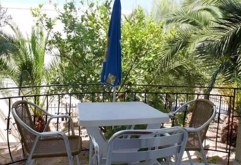 Отель Senia Studios