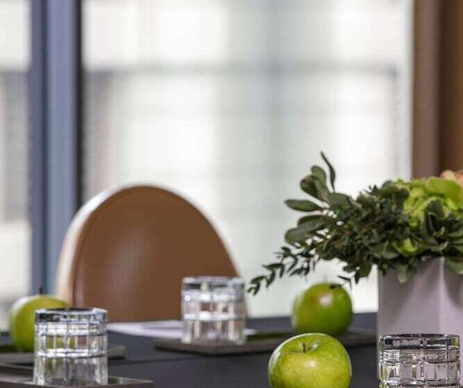 בית מלון כפרי The Royal Sonesta Chicago River North