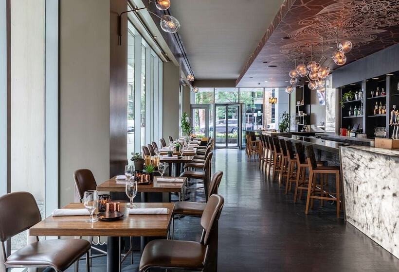 בית מלון כפרי The Royal Sonesta Chicago River North