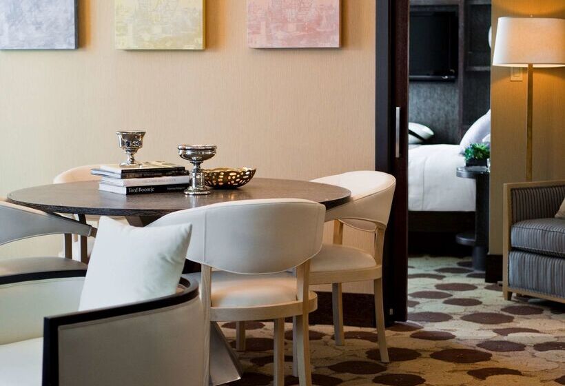 בית מלון כפרי The Royal Sonesta Chicago River North