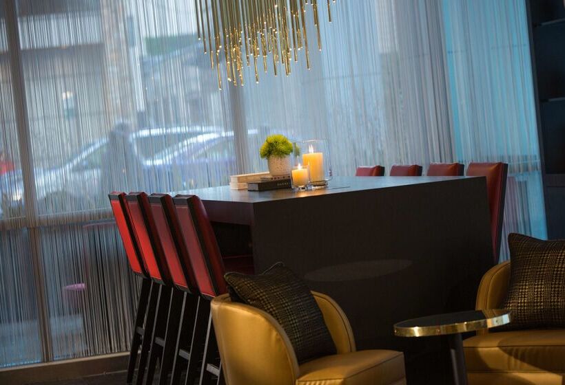 בית מלון כפרי The Royal Sonesta Chicago River North