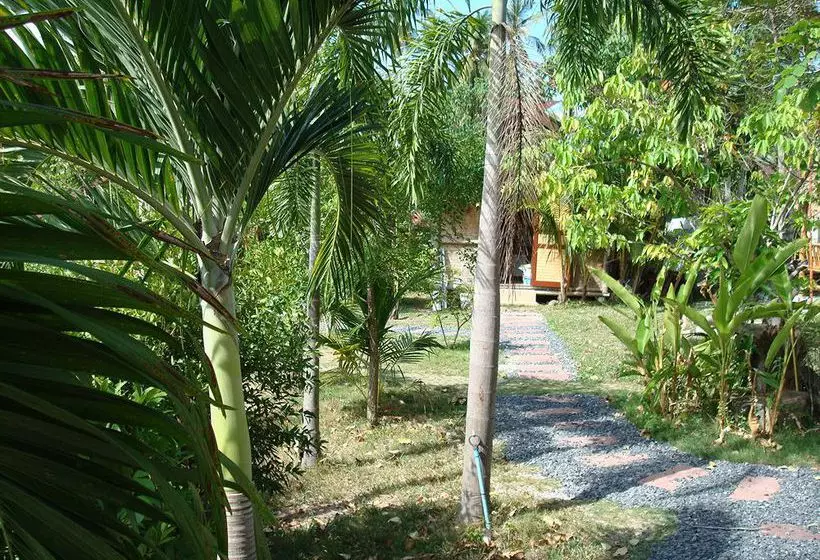 בית מלון כפרי Tropical Garden Lounge