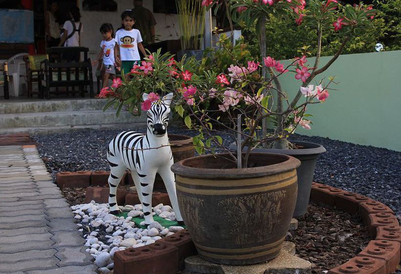 Отель Tropical Garden Lounge