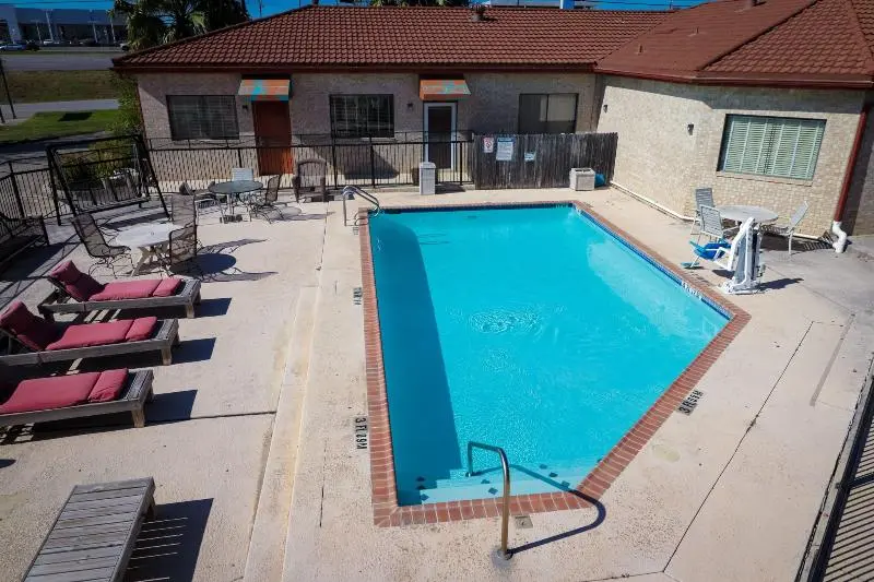 ホテル University Inn & Suites