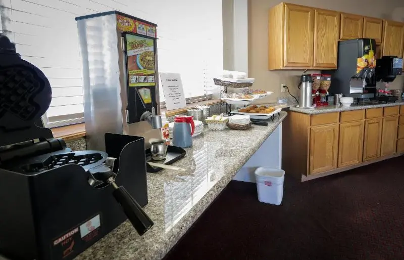 ホテル University Inn & Suites