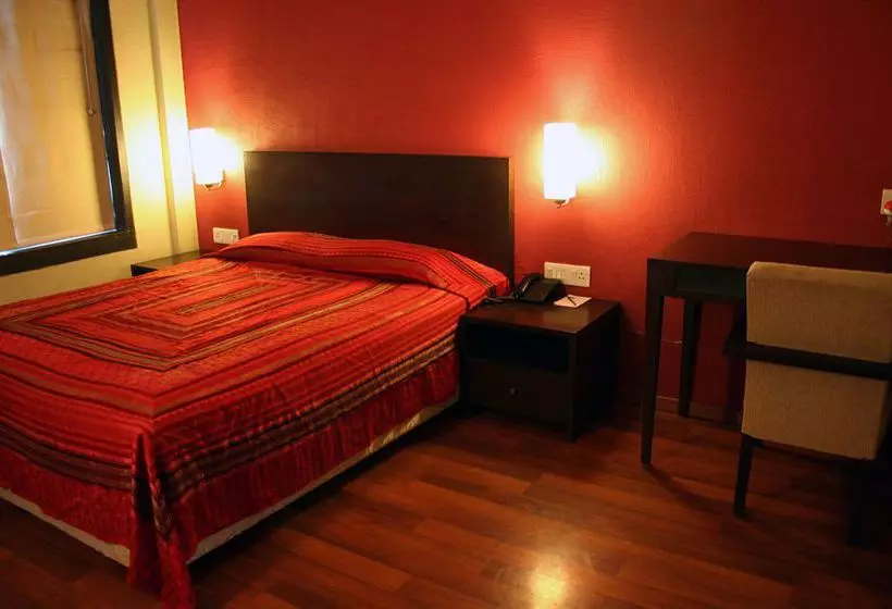 هتل The Royal Cm A Luxury Boutique