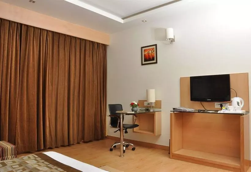 هتل The Royal Cm A Luxury Boutique