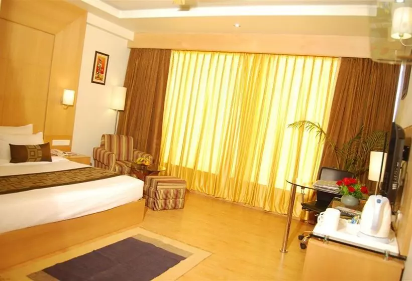 هتل The Royal Cm A Luxury Boutique