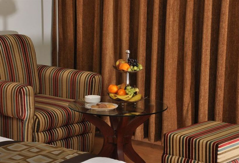 בית מלון כפרי The Royal Cm  A Luxury Boutique