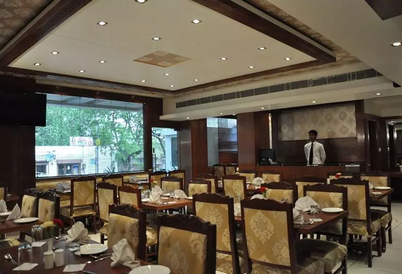 هتل The Royal Cm A Luxury Boutique