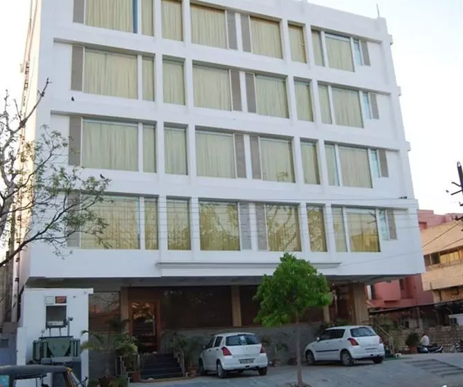 هتل The Royal Cm A Luxury Boutique