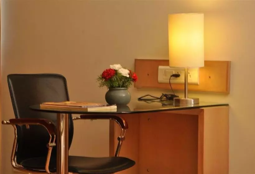 هتل The Royal Cm A Luxury Boutique