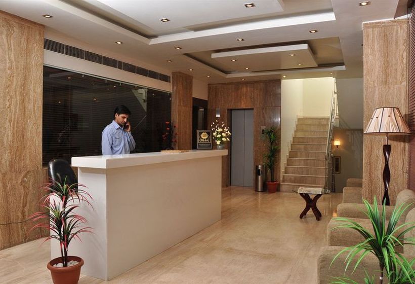 בית מלון כפרי The Royal Cm  A Luxury Boutique