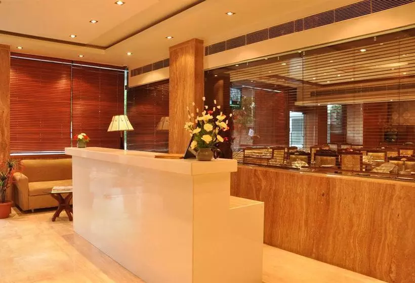 هتل The Royal Cm A Luxury Boutique