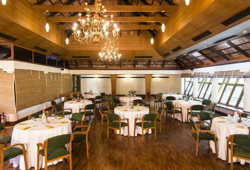 ホテル Cardamom County By Xandari