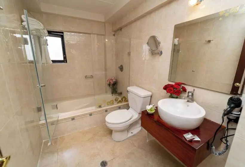 هتل Casa De Las Flores