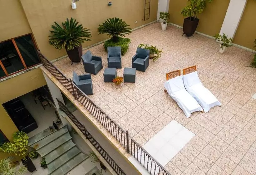 هتل Casa De Las Flores