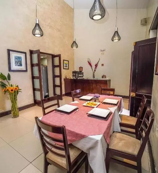 هتل Casa De Las Flores