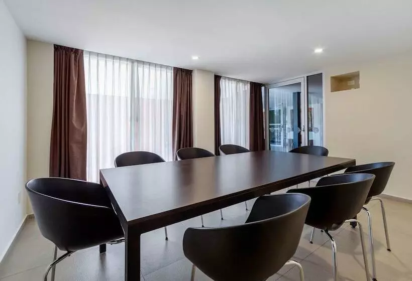 هتل Comfort Inn San Luis Potosi