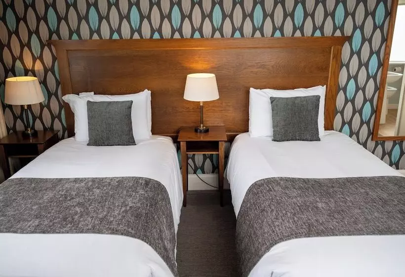 Commodore Hotel By Greene King Inns