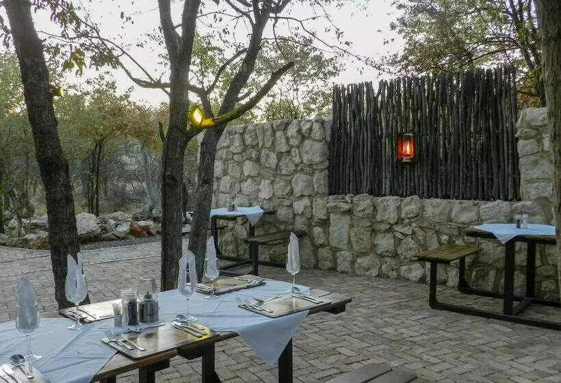 هتل Etosha Village