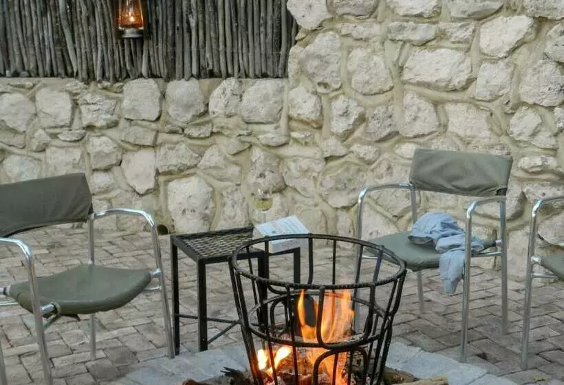 هتل Etosha Village