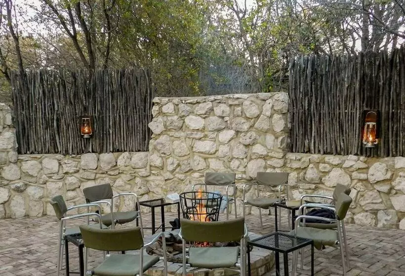 هتل Etosha Village