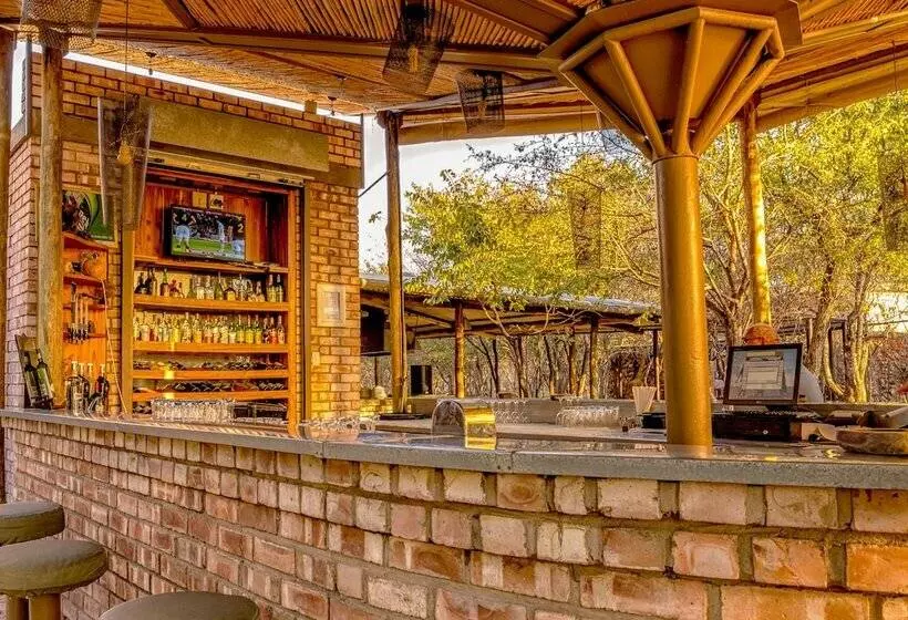 هتل Etosha Village