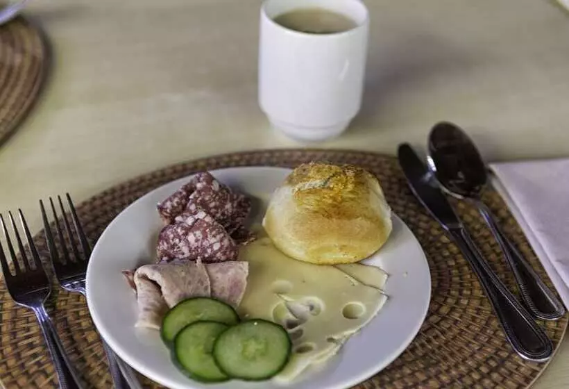 هتل Etosha Village