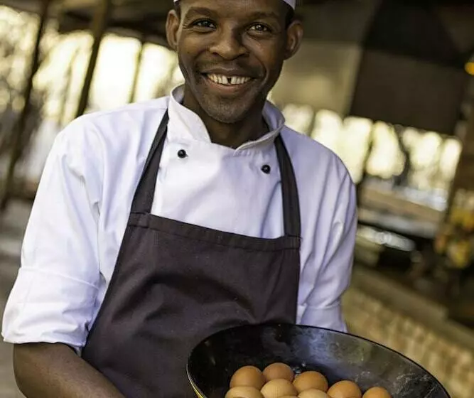 هتل Etosha Village