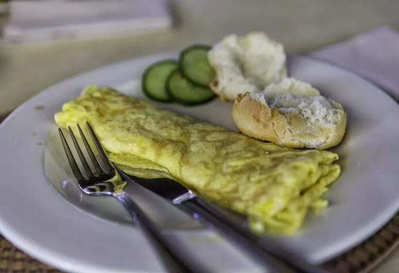 هتل Etosha Village