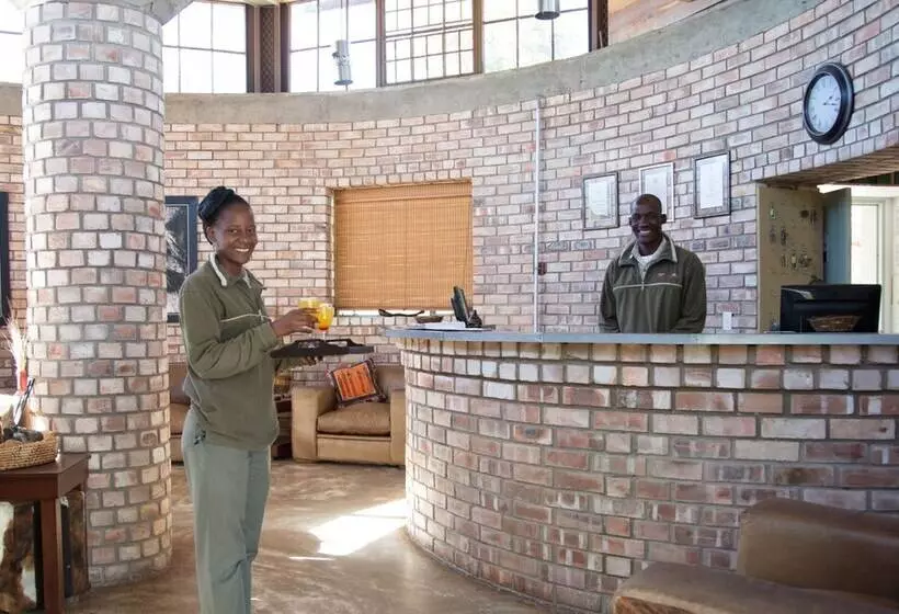 هتل Etosha Village