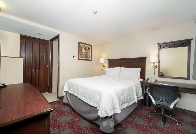 هتل Hampton Inn & Suites Mexico City Centro Historico
