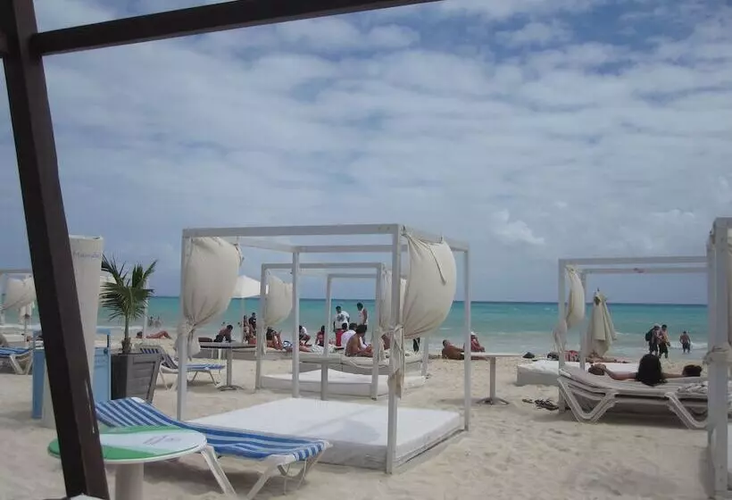 In Fashion Hotel & Spa