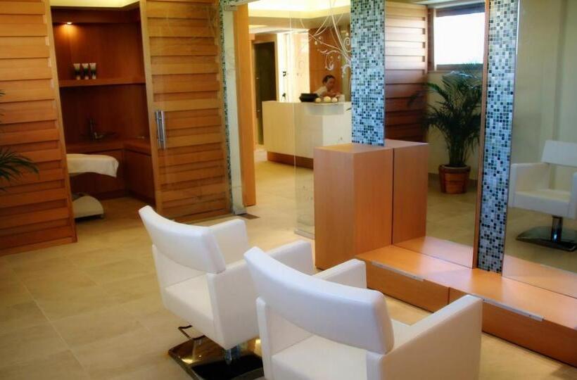 בית מלון כפרי Ionian Emerald Resort