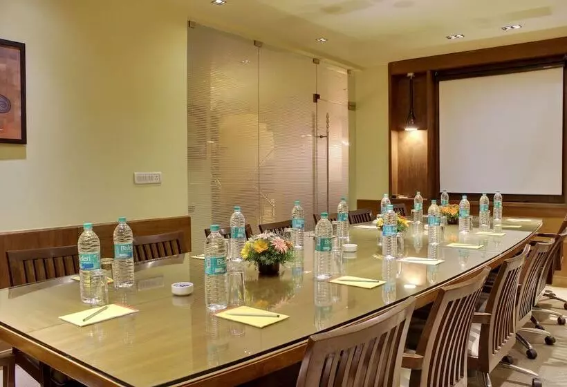 Upar Hotels Indiranagar