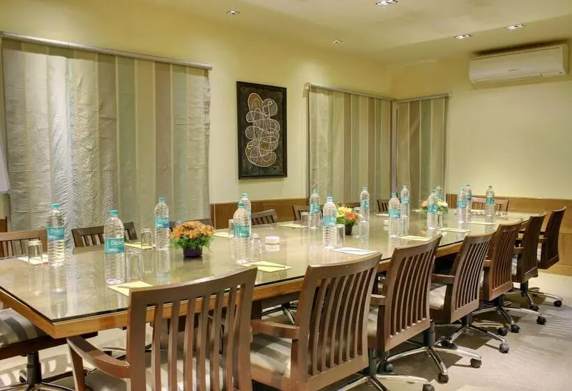 Upar Hotels Indiranagar