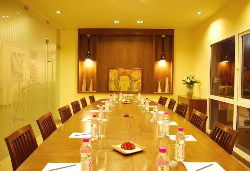 Upar Hotels Indiranagar