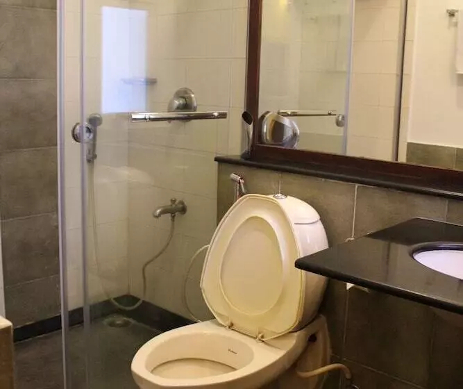 Upar Hotels Indiranagar