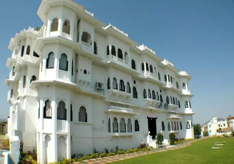 Hôtel Karohi Haveli   A Heritage