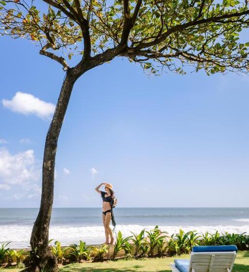 ホテル Legong Keraton Beach