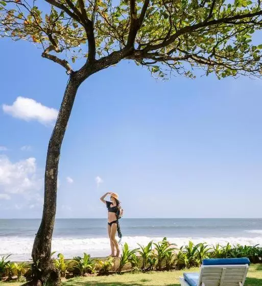 בית מלון כפרי Legong Keraton Beach