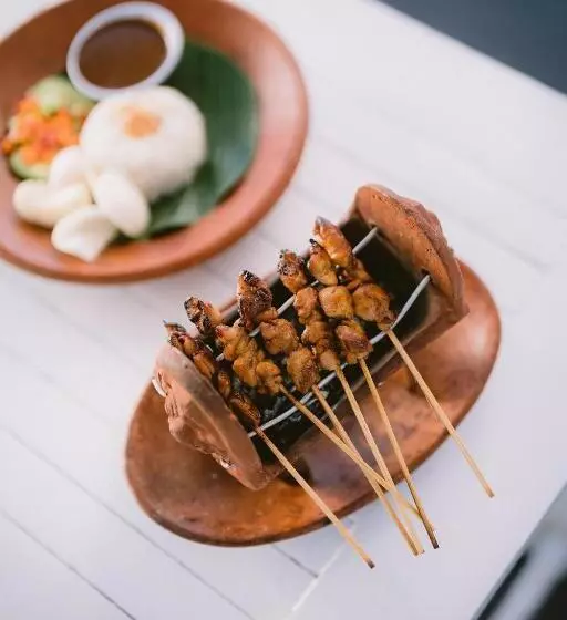 בית מלון כפרי Legong Keraton Beach