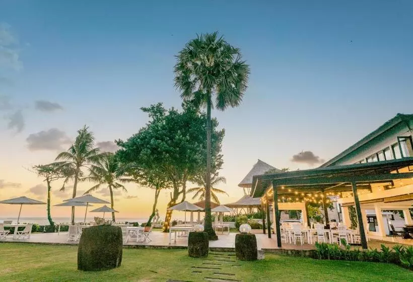 בית מלון כפרי Legong Keraton Beach