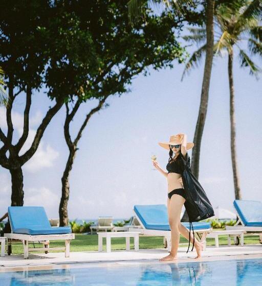 ホテル Legong Keraton Beach