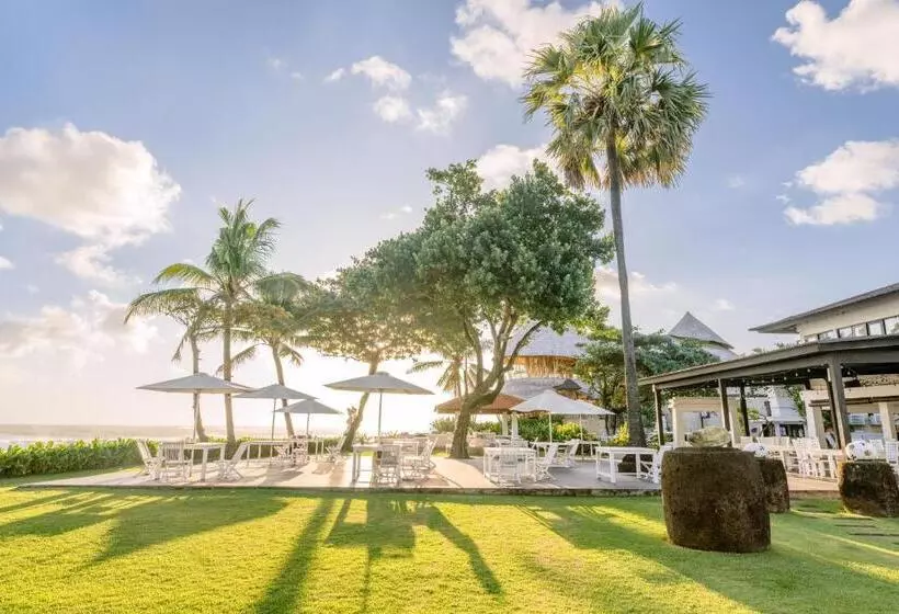 בית מלון כפרי Legong Keraton Beach