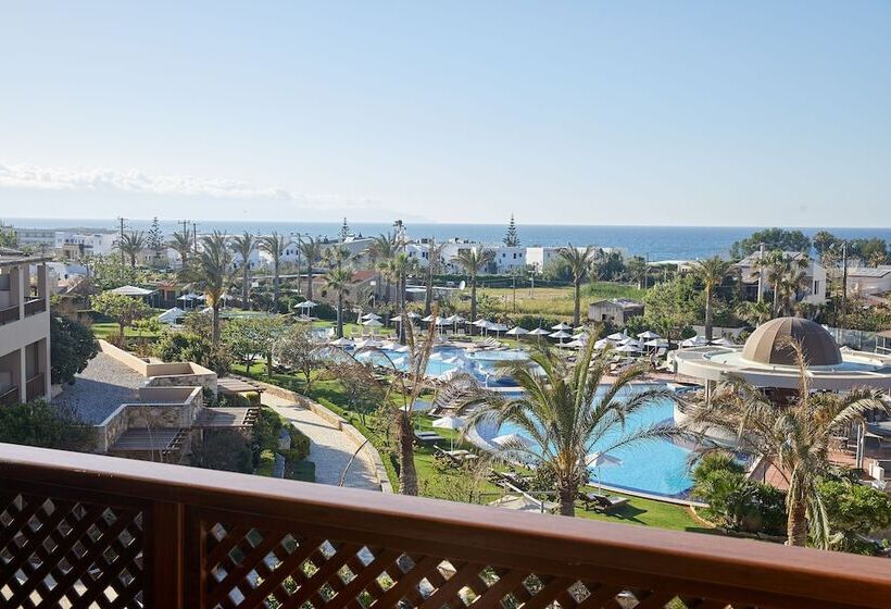 هتل Minoa Palace Resort