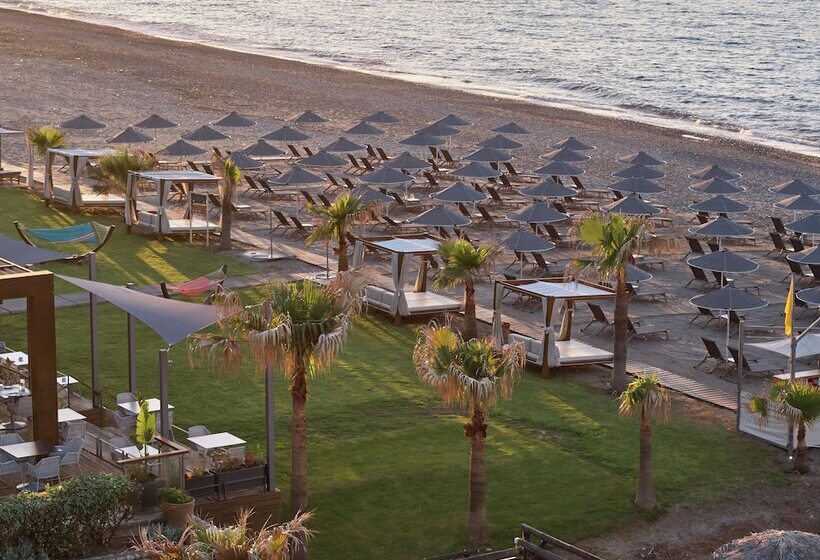 هتل Minoa Palace Resort