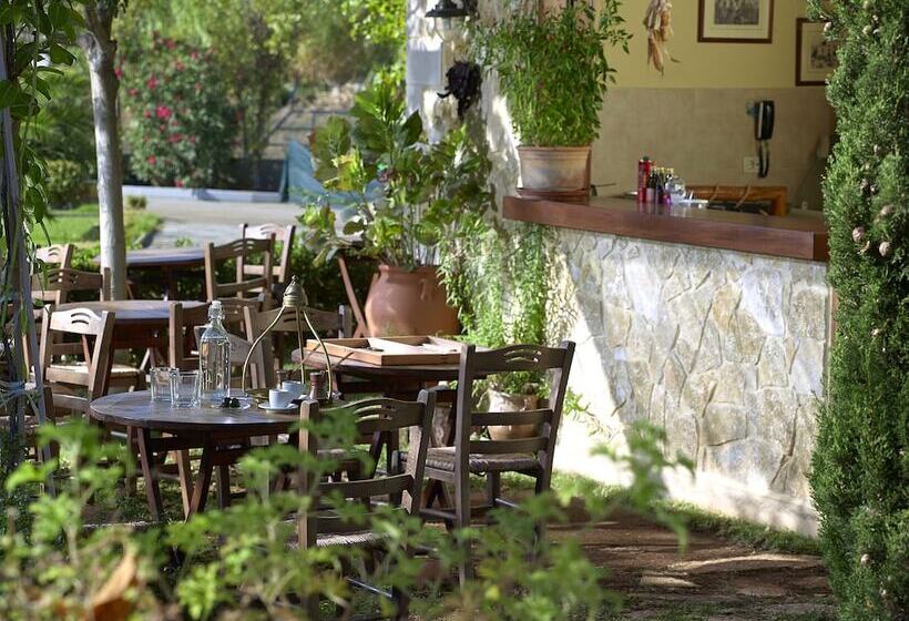 هتل Minoa Palace Resort