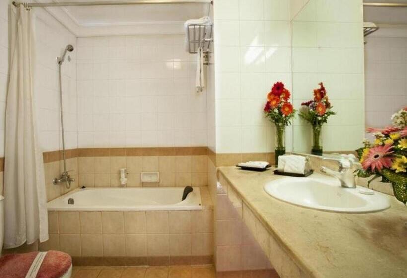 בית מלון כפרי Nalendra